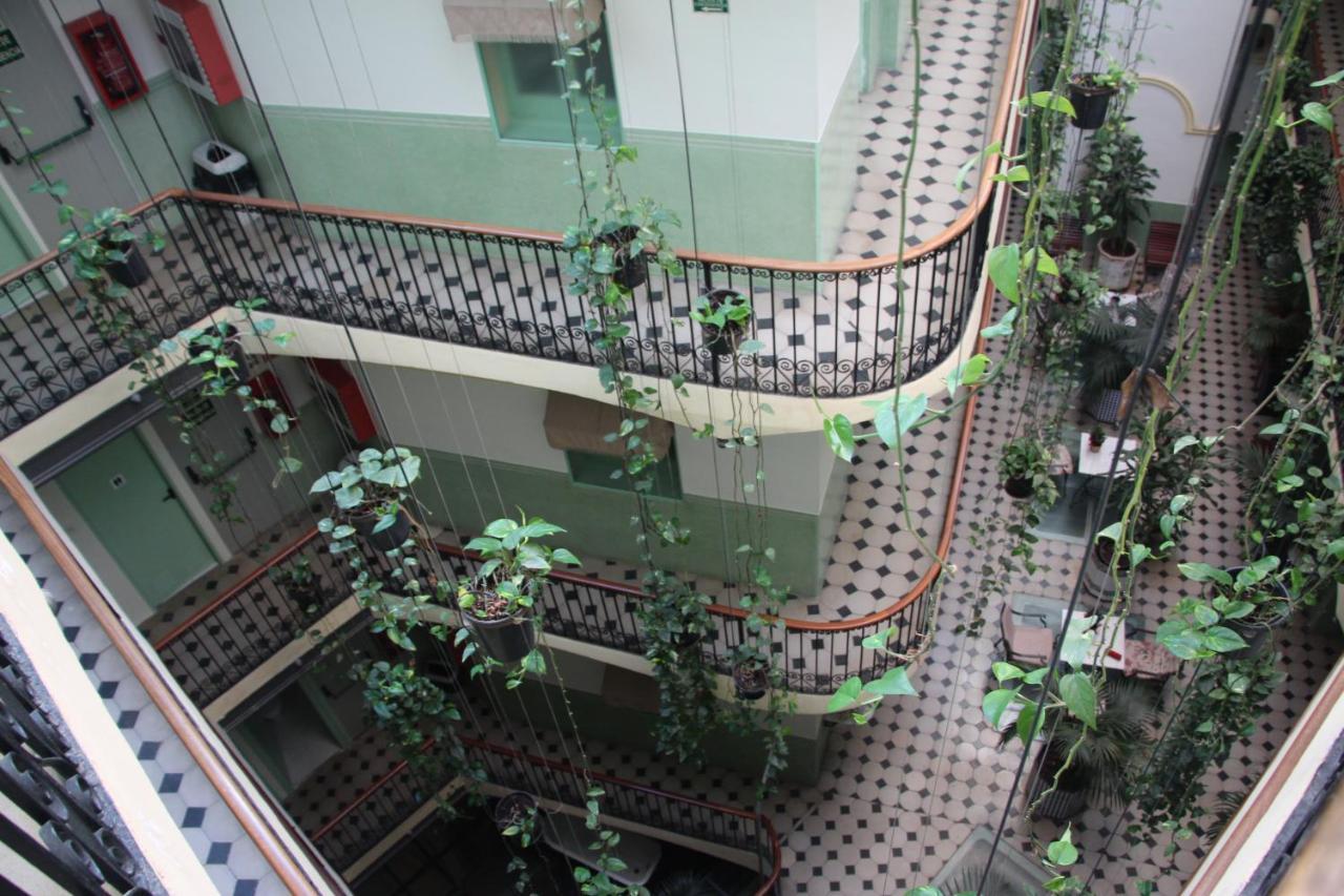 Hotel Peninsular Barcelona Exterior photo