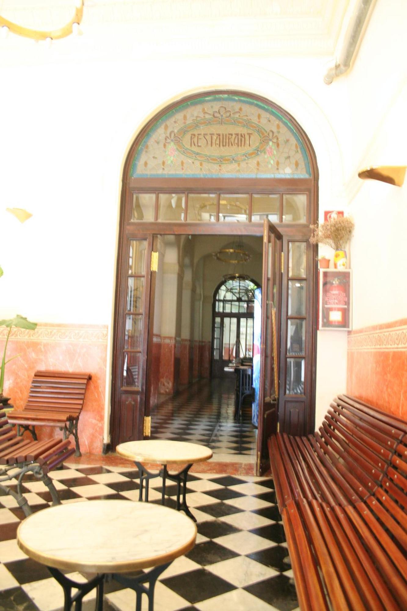 Hotel Peninsular Barcelona Exterior photo